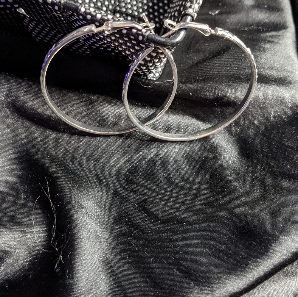 Hoop earnings - Picture 2 of 3